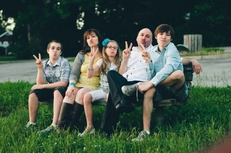 Family_Portrait_Outdoors_Tennessee