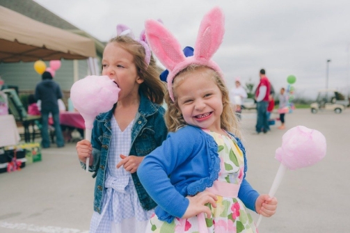 girls-with-bunny-ears-and-cotton-candy